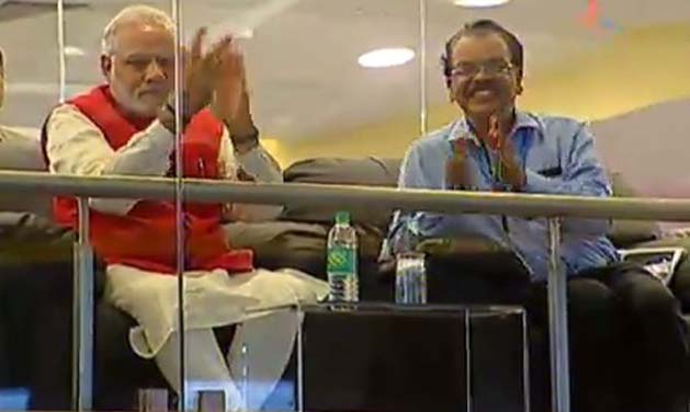 Prime Minister Narendra Modi congratulating ISRO scientists (Photo: video grab) Prime Minister Narendra Modi congratulating ISRO scientists (Photo: video grab)